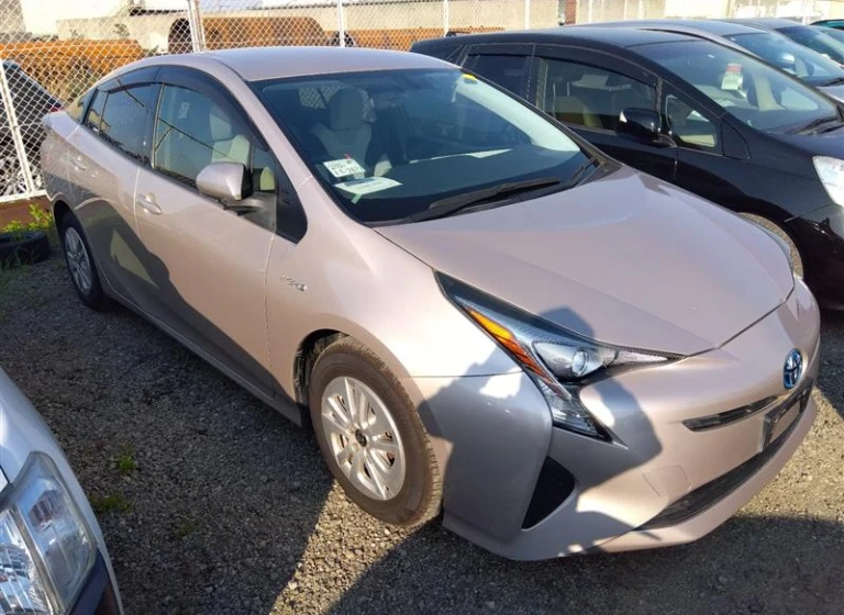 Toyota PRIUS 2016 года ZVW50-8017667 ID: 537282