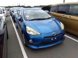 Toyota AQUA 2013 года NHP10-2238584 ID: 480809 6