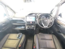 Toyota ESQUIRE 2016 года ZWR80-0222815 ID: 560665 5
