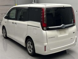 Toyota ESQUIRE 2015 года ZWR80-0137035 ID: 560867 4
