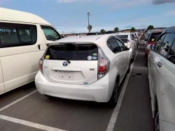 Toyota AQUA 2012 года NHP10-6042198 ID: 483915 11