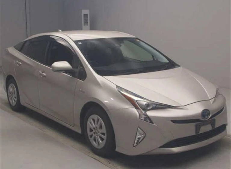 Toyota PRIUS 2015 года ZVW50-8001123 ID: 558096