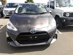 Toyota AQUA 2015 года NHP10-6463923 ID: 488693 10