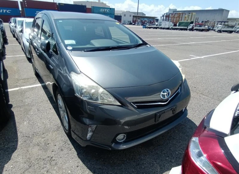 Toyota PRIUS ALPHA 2012 года ZVW41-3190426 ID: 557775