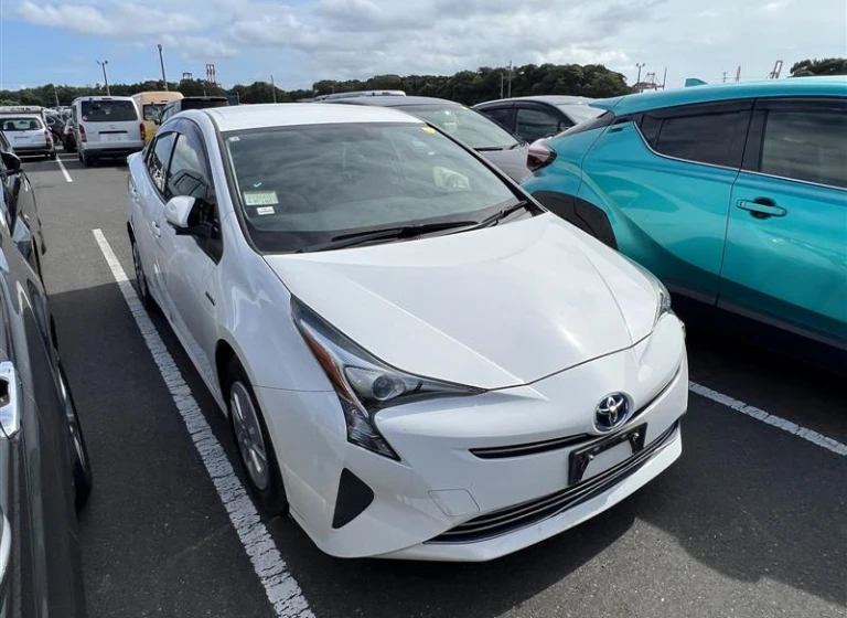 Toyota PRIUS 2018 года ZVW50-6139539 ID: 489765